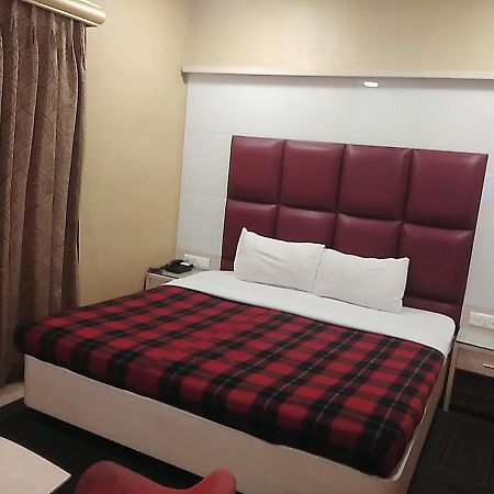 Hotel Manoranjan Inn Lucknow Bagian luar foto
