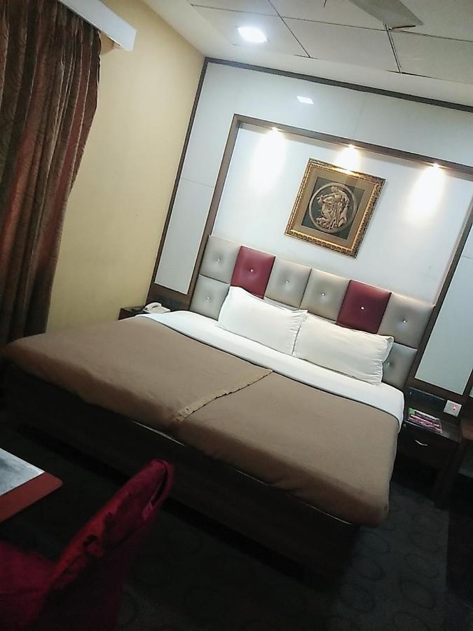 Hotel Manoranjan Inn Lucknow Bagian luar foto